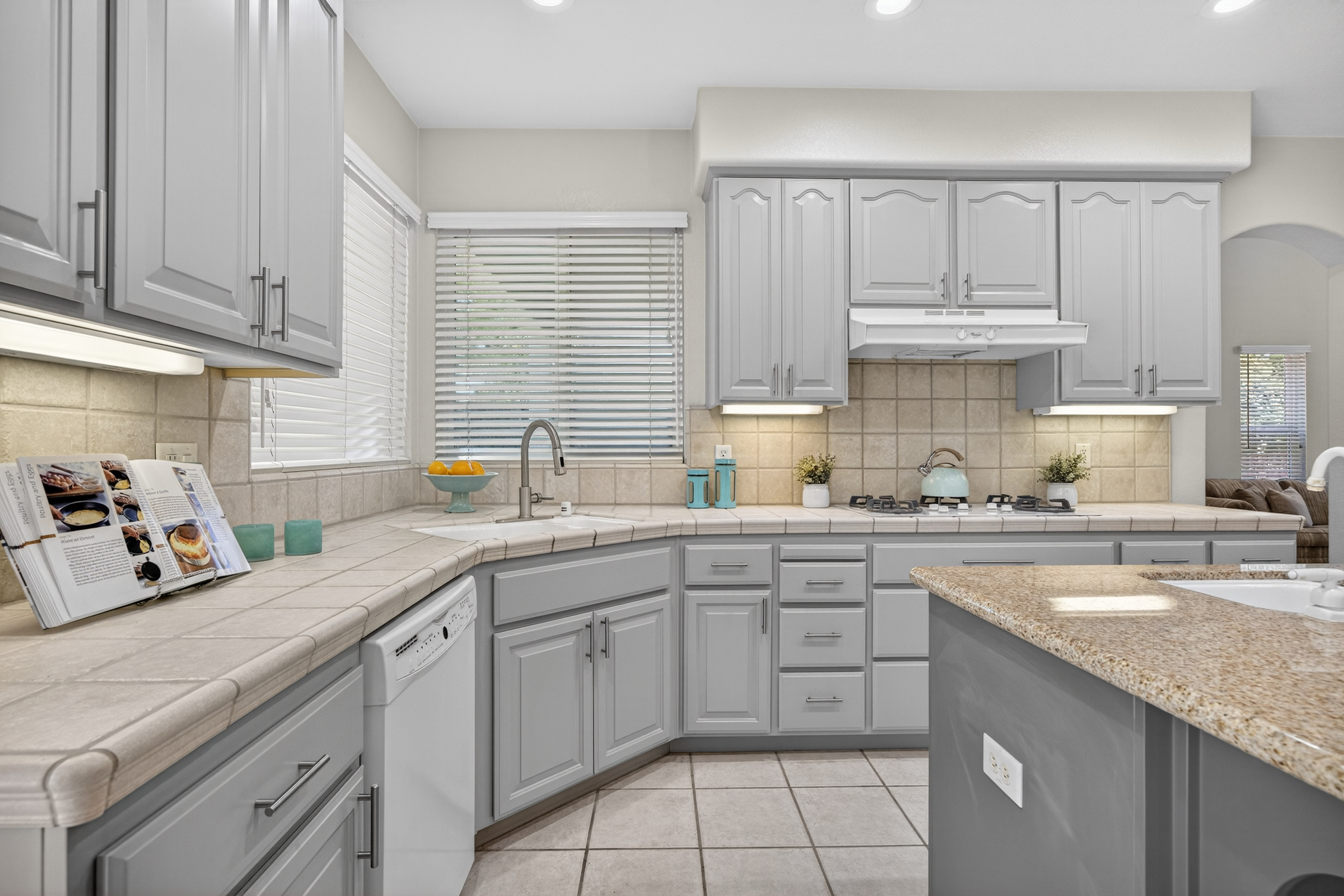  5500 Tierra Gardens Lane, Carmichael, CA 95608 - 物件實景