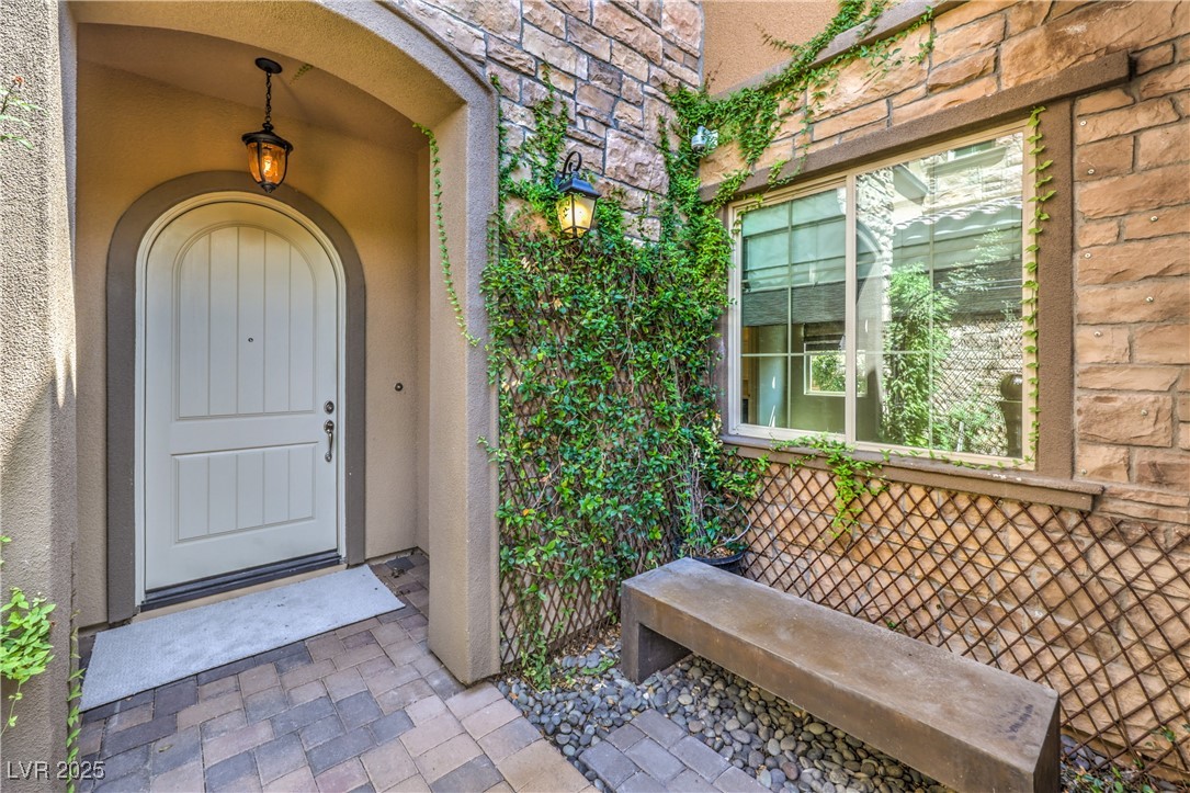 Las Vegas, Nevada, 89138, United States, 4 Bedrooms Bedrooms, ,2 BathroomsBathrooms,Residential,For Sale,1942321