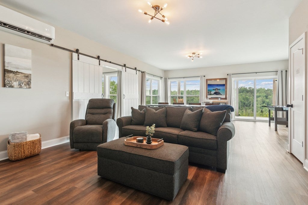 Ellijay, Georgia, 30540, United States, 3 Bedrooms Bedrooms, ,3 BathroomsBathrooms,Residential,For Sale,1859114
