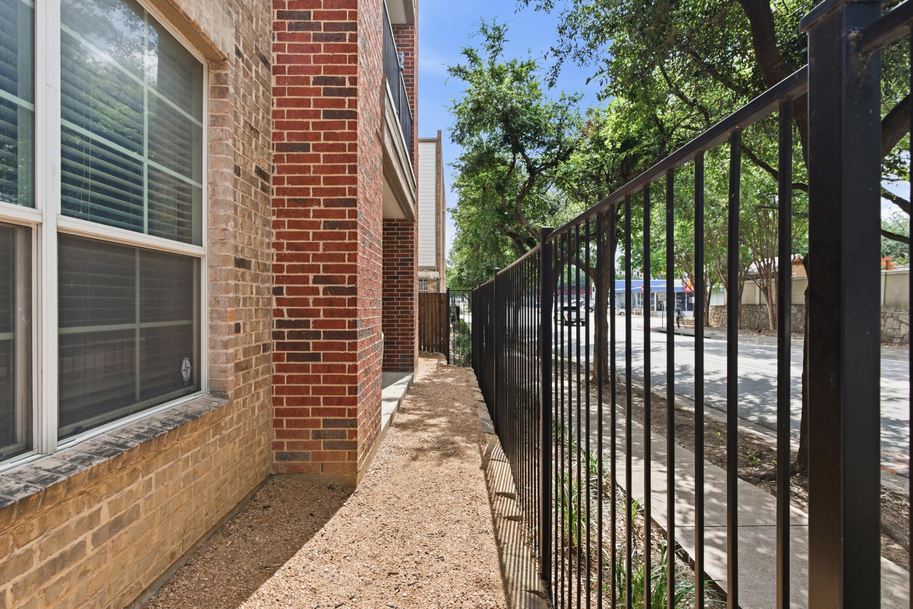  Lock-and-Leave Retreat in Downtown Fort Worth - 物件實景