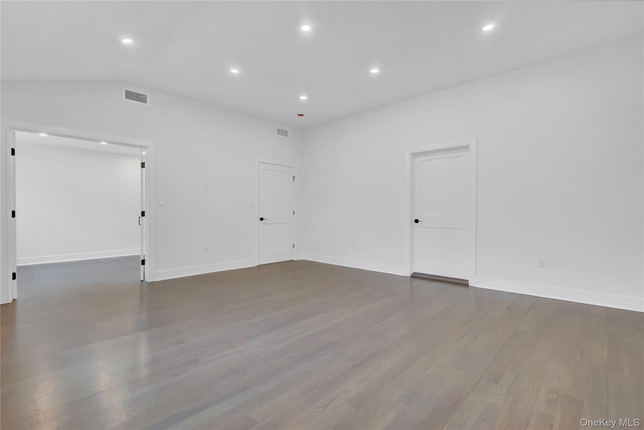  52 Woodland Road, Roslyn, NY 11576 - 物件實景