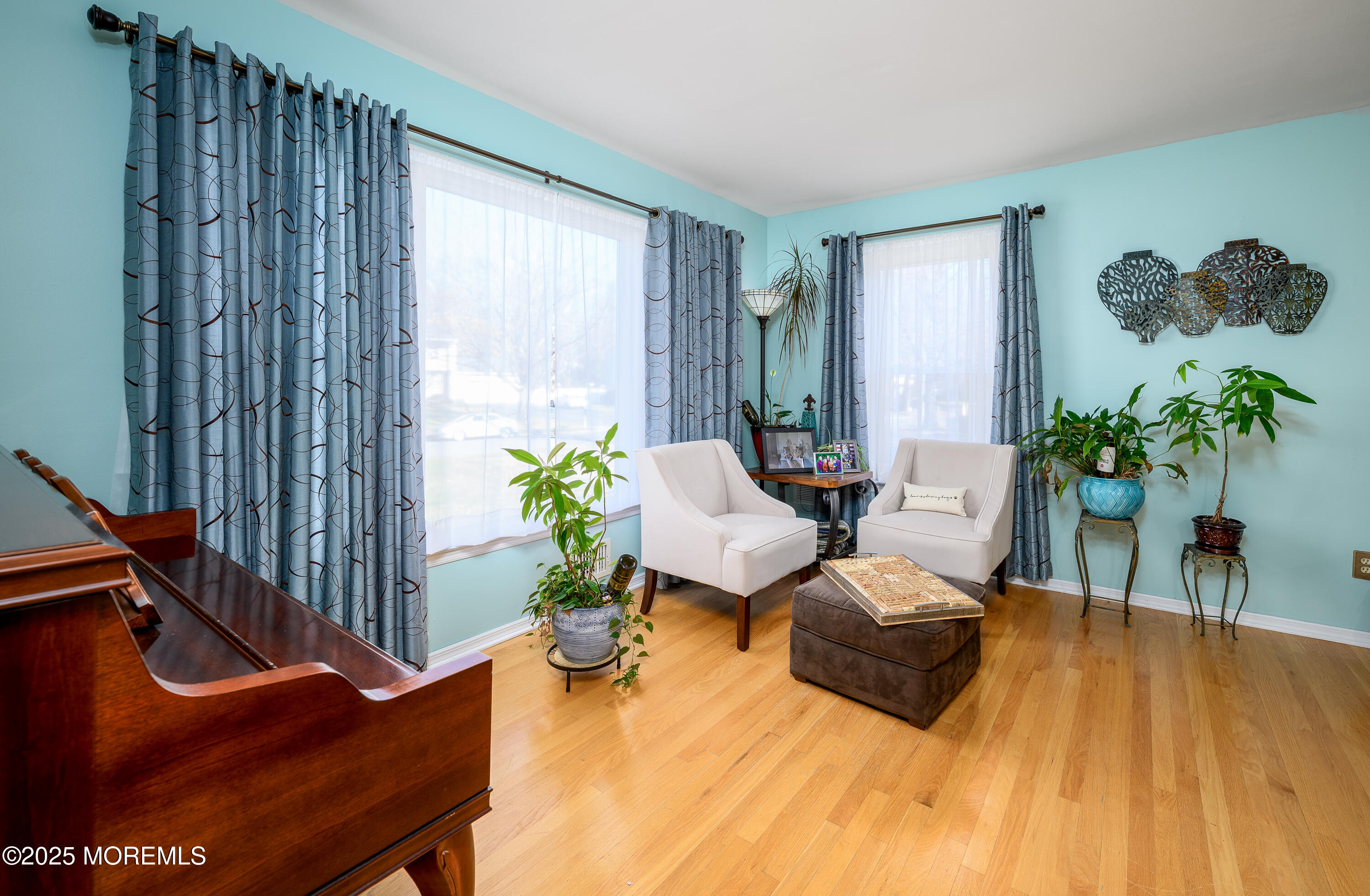 Manalapan, New Jersey, 07726, United States, 4 Bedrooms Bedrooms, ,3 BathroomsBathrooms,Residential,For Sale,2003393