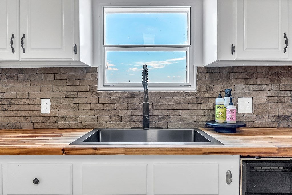 Cobb, Georgia, 31015, United States, 3 Bedrooms Bedrooms, ,2 BathroomsBathrooms,Residential,For Sale,1993846