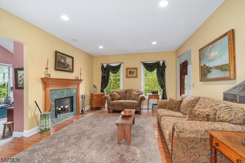 Hardyston Township, New Jersey, 07460, United States, 4 Bedrooms Bedrooms, ,4 BathroomsBathrooms,Residential,For Sale,1900804