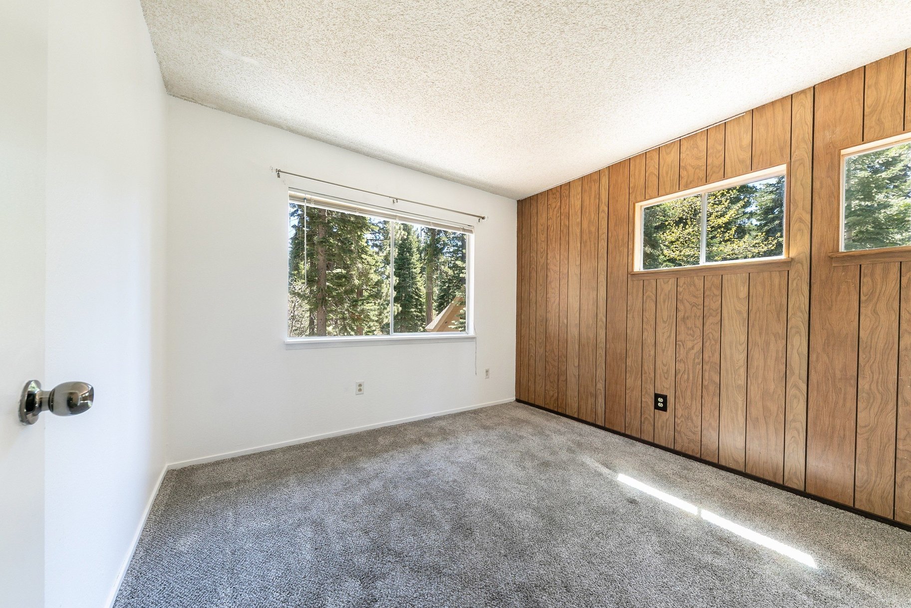  Tucked into a Prime Tahoe City setting - 物件實景