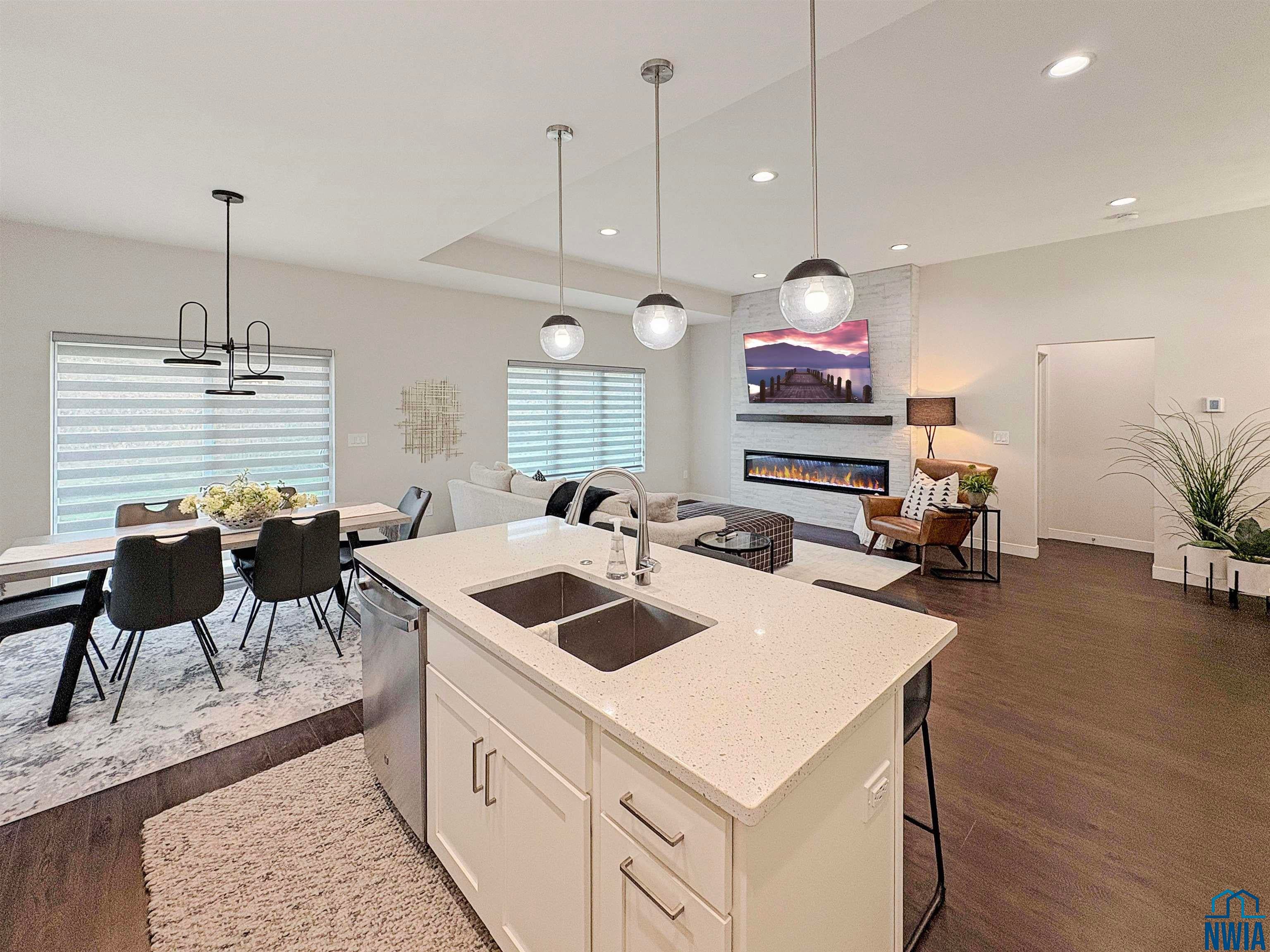 Hinton, Iowa, 51024, United States, 4 Bedrooms Bedrooms, ,3 BathroomsBathrooms,Residential,For Sale,1983377