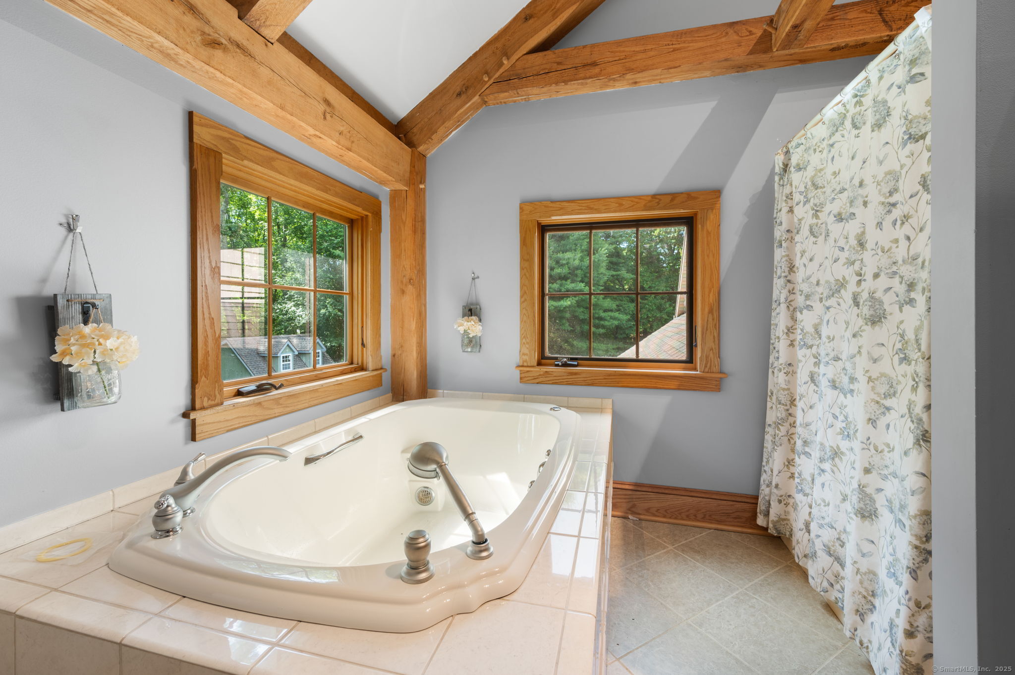 East Lyme, Connecticut, 06333, United States, 4 Bedrooms Bedrooms, ,3 BathroomsBathrooms,Residential,For Sale,1890617