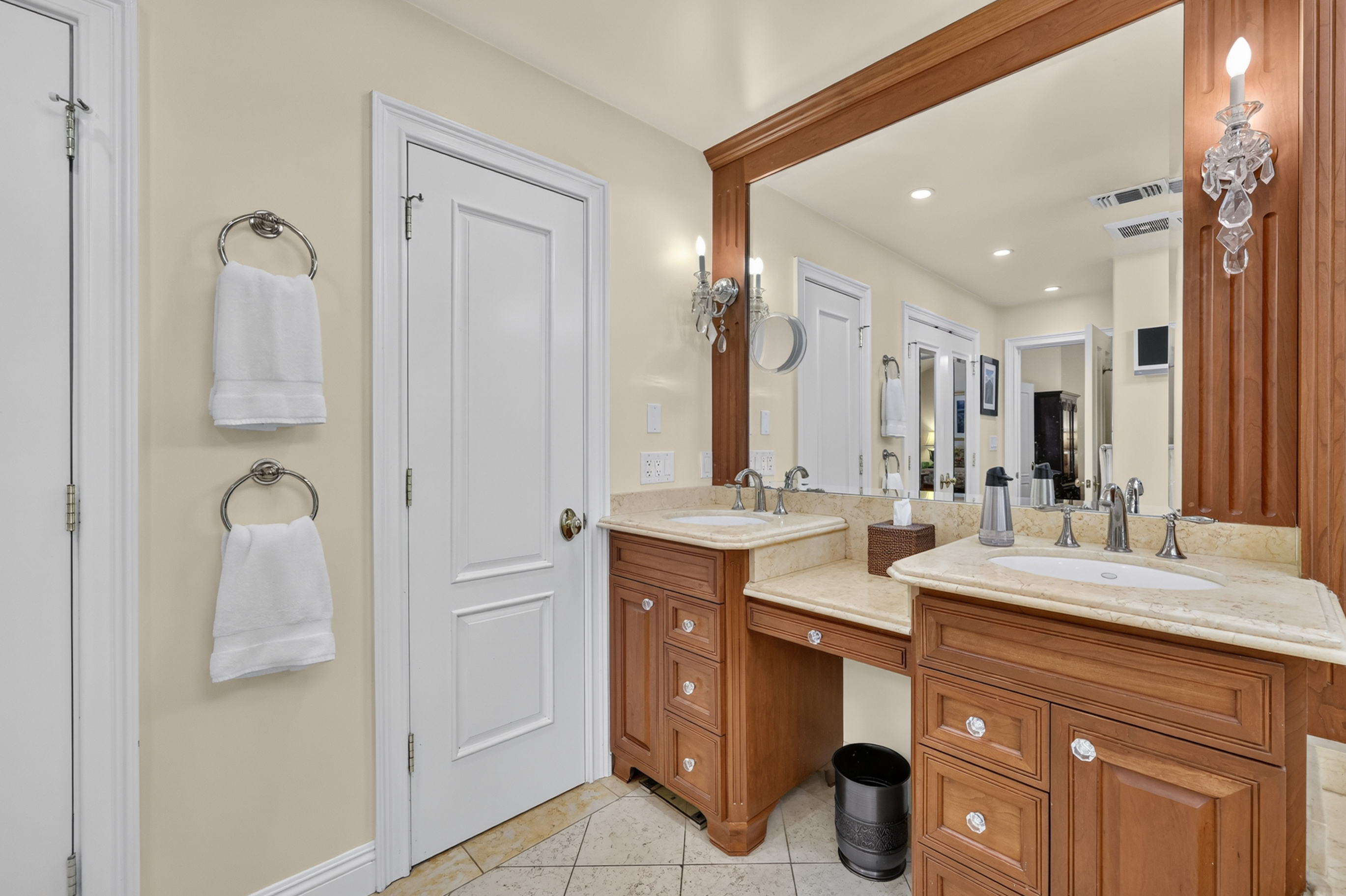  1073 Harrington Way, Carmichael, CA 95608 - 物件實景