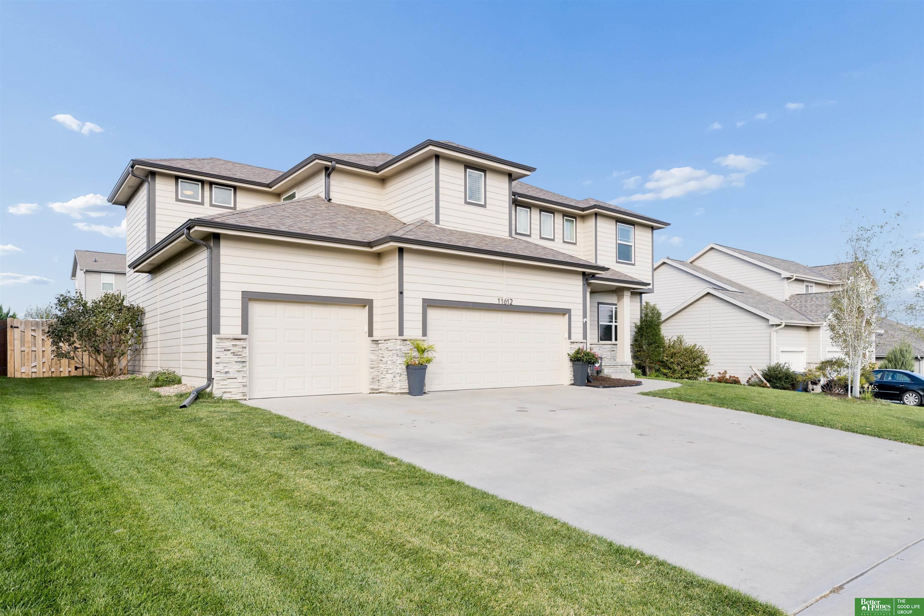 110th Ave, Papillion, NE 68046 #1