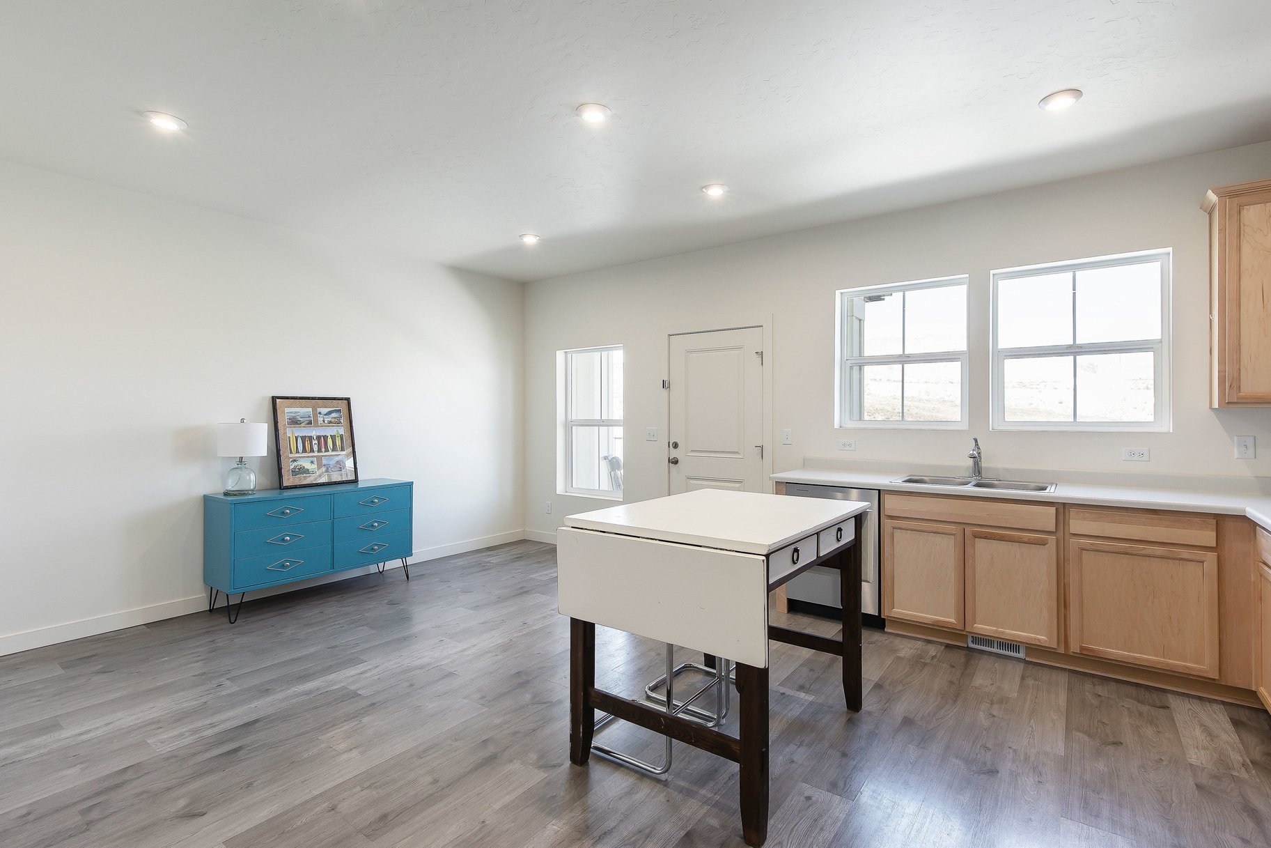  Bright & Quiet Townhome Ready to Be Your Next Home - 物件實景