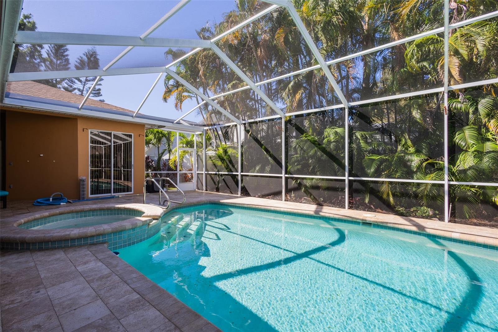 Seminole, Florida, 33777, United States, 4 Bedrooms Bedrooms, ,4 BathroomsBathrooms,Residential,For Sale,1978332