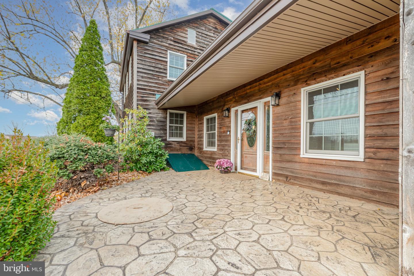 Mechanicsburg, Pennsylvania, 17055, United States, 4 Bedrooms Bedrooms, ,4 BathroomsBathrooms,Residential,For Sale,1991267