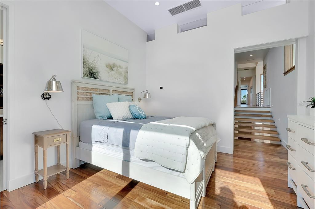 Sarasota, Florida, 34236, United States, 5 Bedrooms Bedrooms, ,6 BathroomsBathrooms,Residential,For Sale,1994803