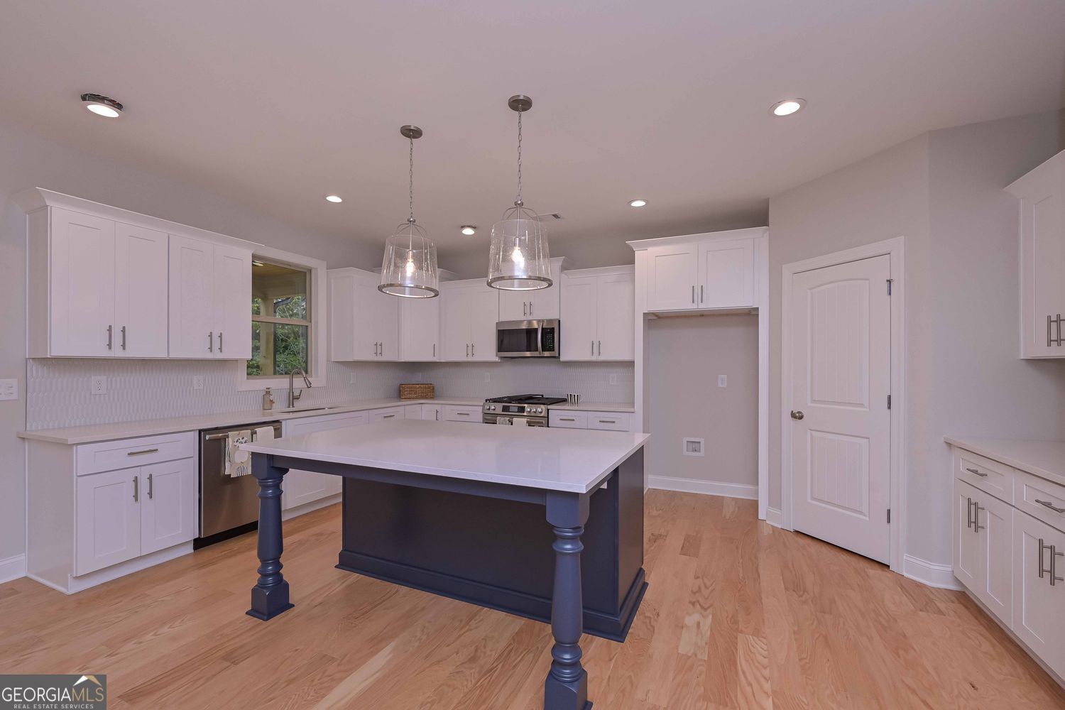 Douglasville, Georgia, 30135, United States, 5 Bedrooms Bedrooms, ,5 BathroomsBathrooms,Residential,For Sale,1929724