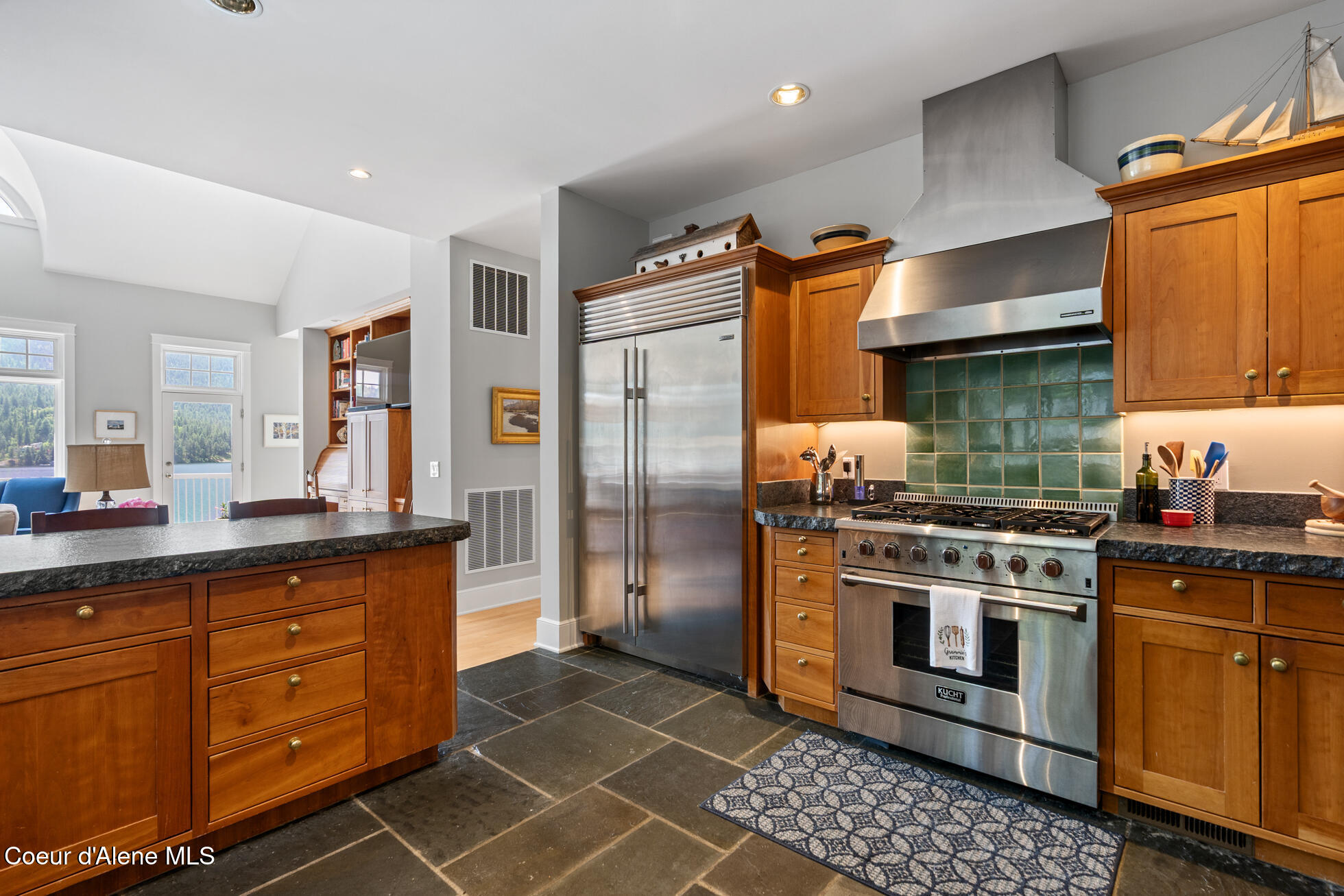 Coeur d'Alene, Idaho, 83814, United States, 4 Bedrooms Bedrooms, ,5 BathroomsBathrooms,Residential,For Sale,1864122
