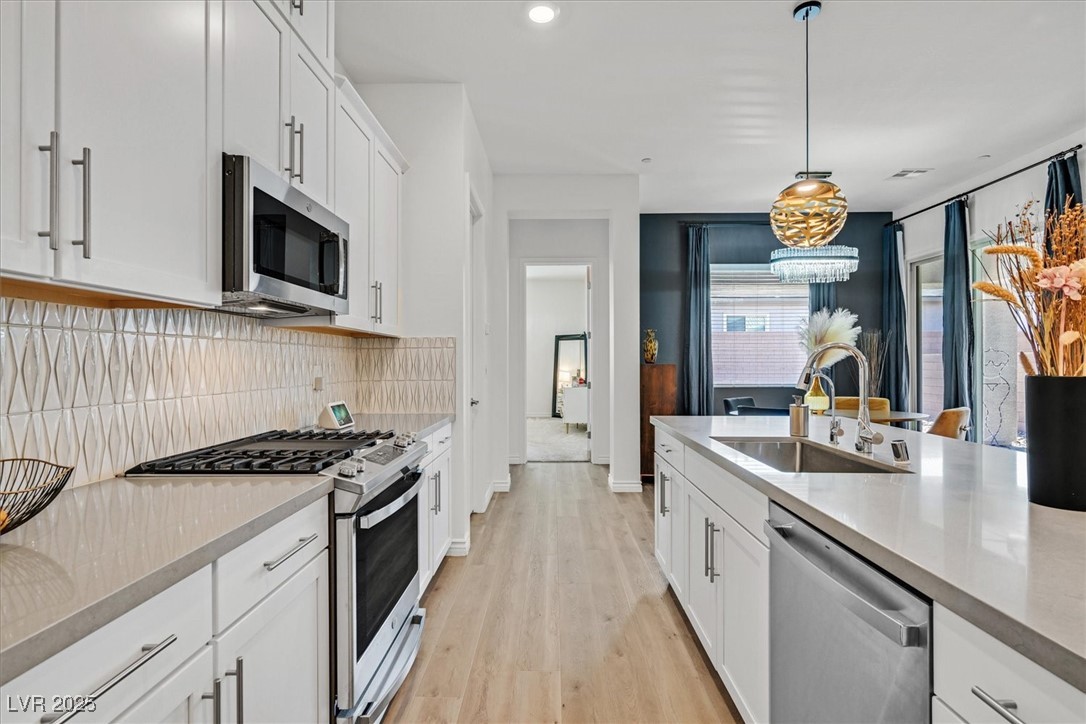 Henderson, Nevada, 89011, United States, 3 Bedrooms Bedrooms, ,2 BathroomsBathrooms,Residential,For Sale,1972737