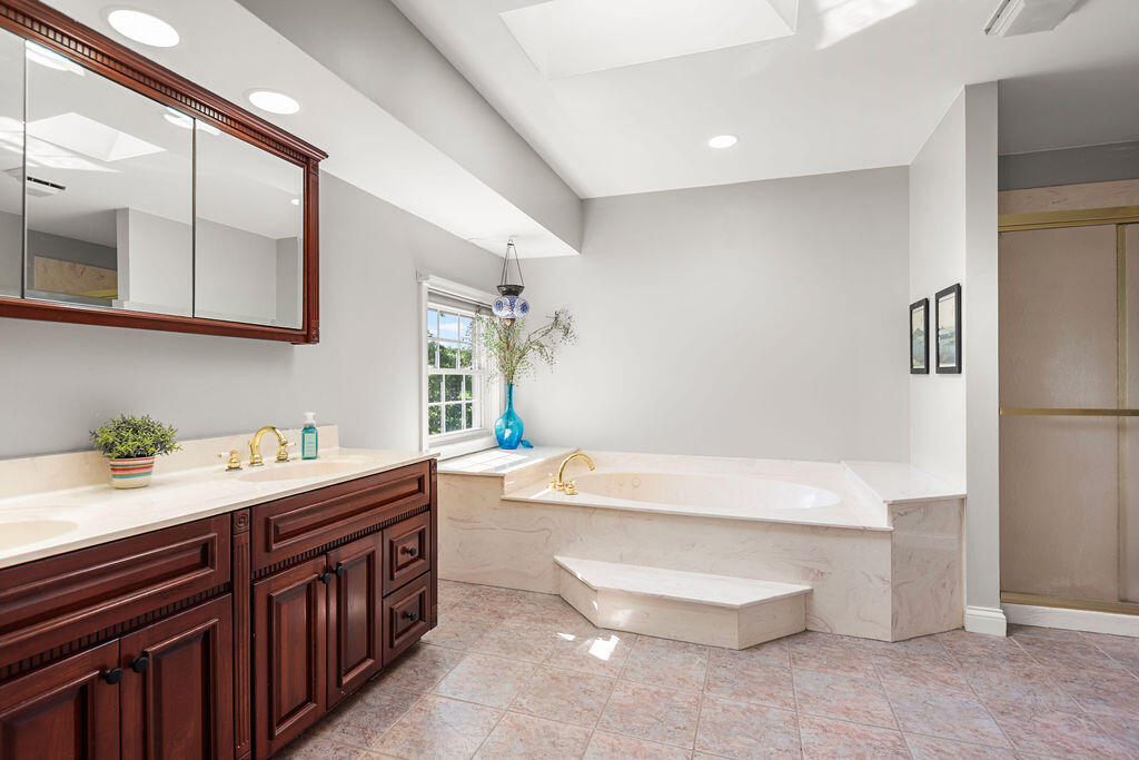 Valparaiso, Indiana, 46385, United States, 4 Bedrooms Bedrooms, ,3 BathroomsBathrooms,Residential,For Sale,1988266