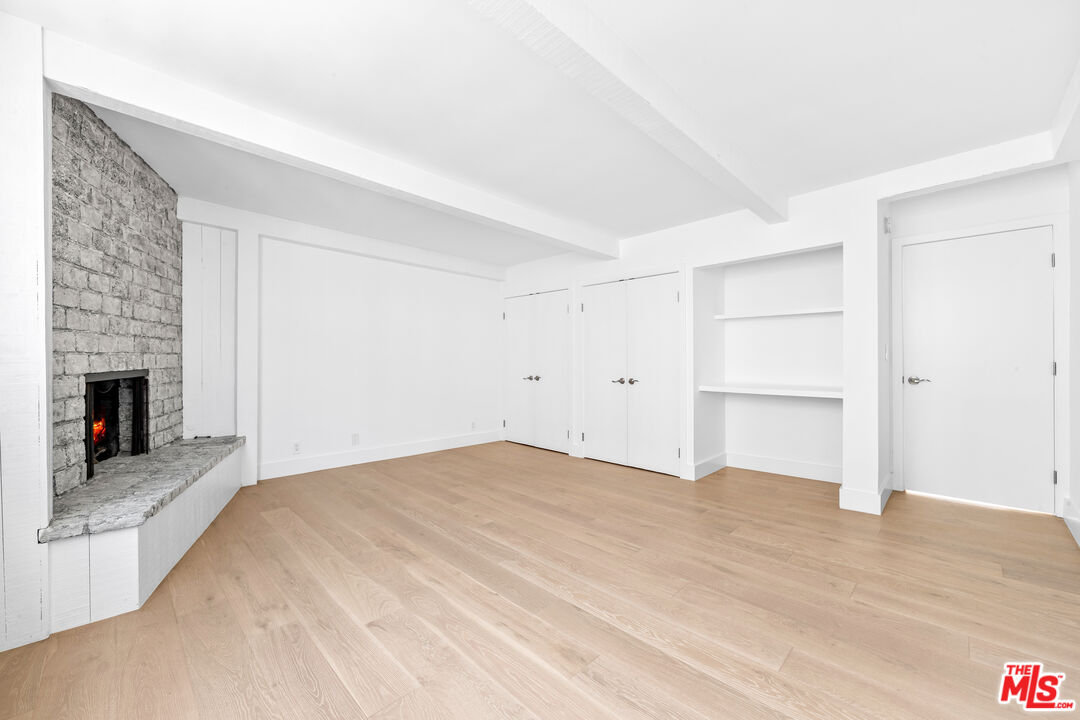 Los Angeles, California, 90049, United States, 3 Bedrooms Bedrooms, ,3 BathroomsBathrooms,Residential,For Sale,1890284