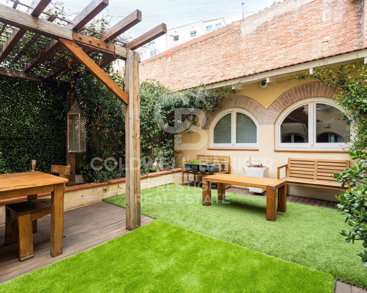 Barcelona, Catalonia, ES, 4 Bedrooms Bedrooms, ,3 BathroomsBathrooms,Residential,For Sale,1795299