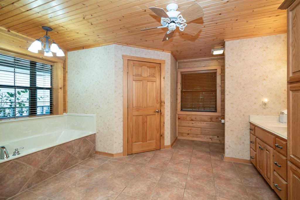 Gilmer, Texas, 75645, United States, 3 Bedrooms Bedrooms, ,4 BathroomsBathrooms,Residential,For Sale,2006338