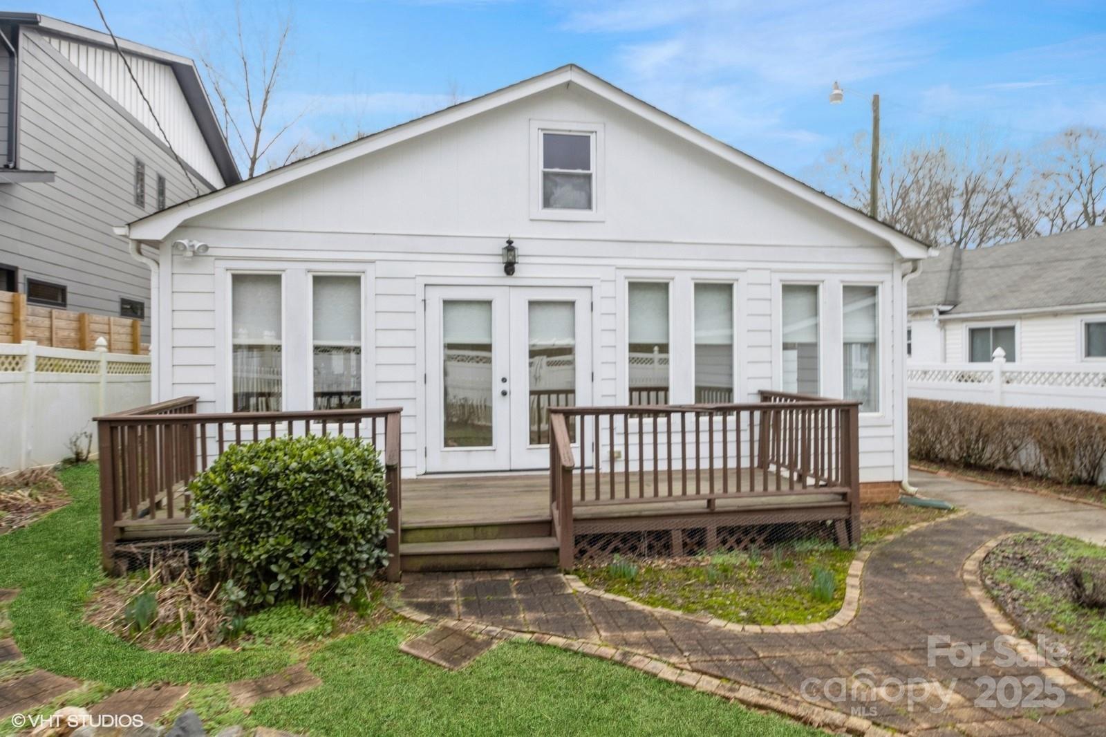 Charlotte, North Carolina, 28205, United States, 3 Bedrooms Bedrooms, ,2 BathroomsBathrooms,Residential,For Sale,1707843