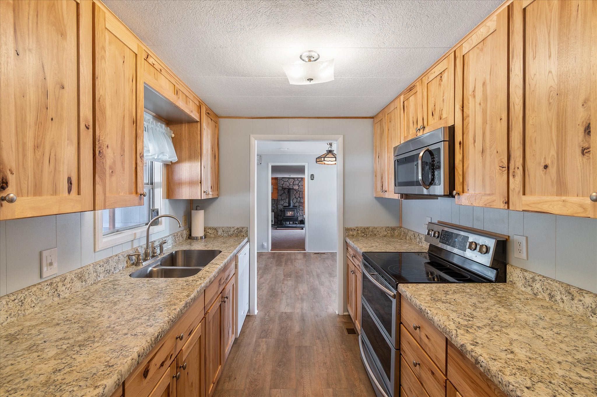 Helena, Montana, 59602, United States, 3 Bedrooms Bedrooms, ,2 BathroomsBathrooms,Residential,For Sale,1898450