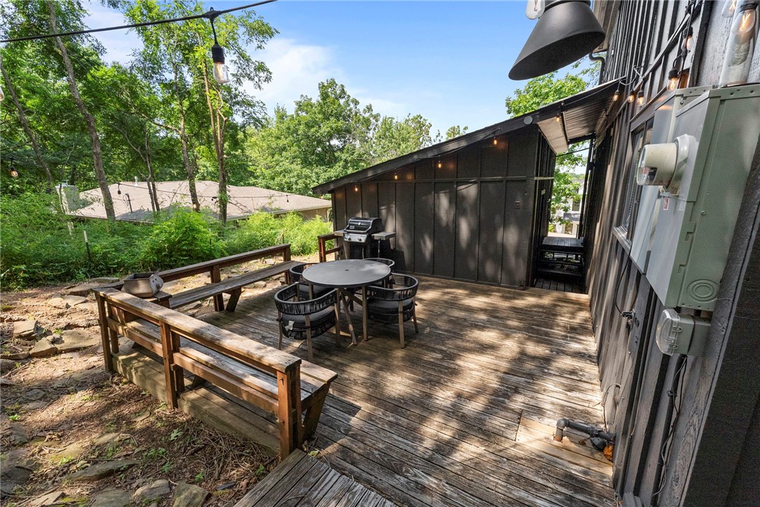 Fayetteville, Arkansas, 72703, United States, 2 Bedrooms Bedrooms, ,3 BathroomsBathrooms,Residential,For Sale,1846597