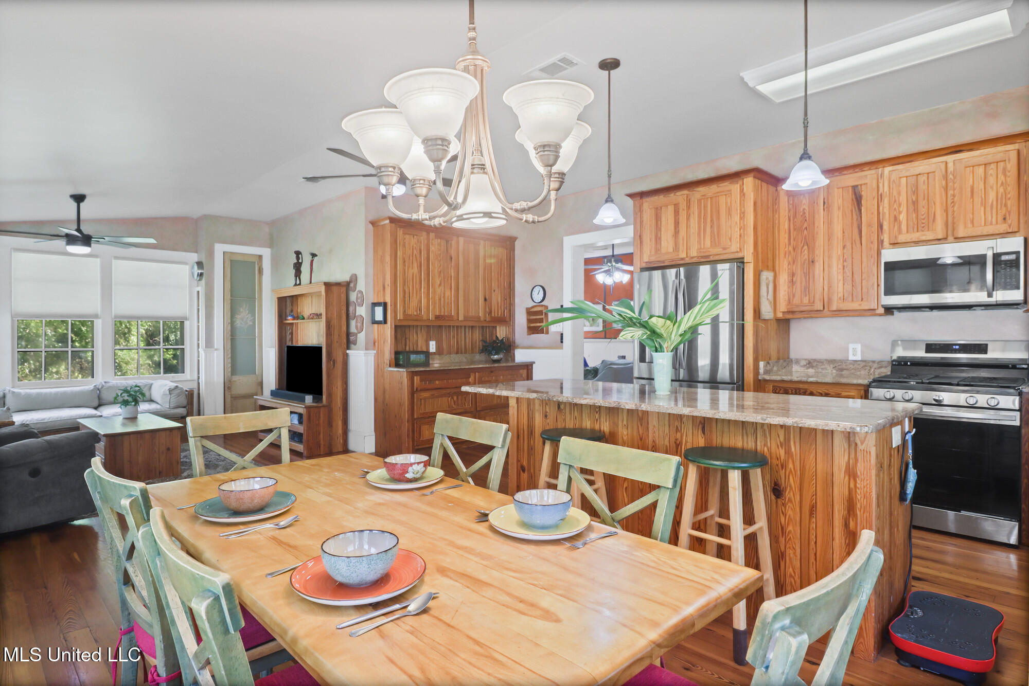 Waveland, Mississippi, 39576, United States, 3 Bedrooms Bedrooms, ,2 BathroomsBathrooms,Residential,For Sale,1991411