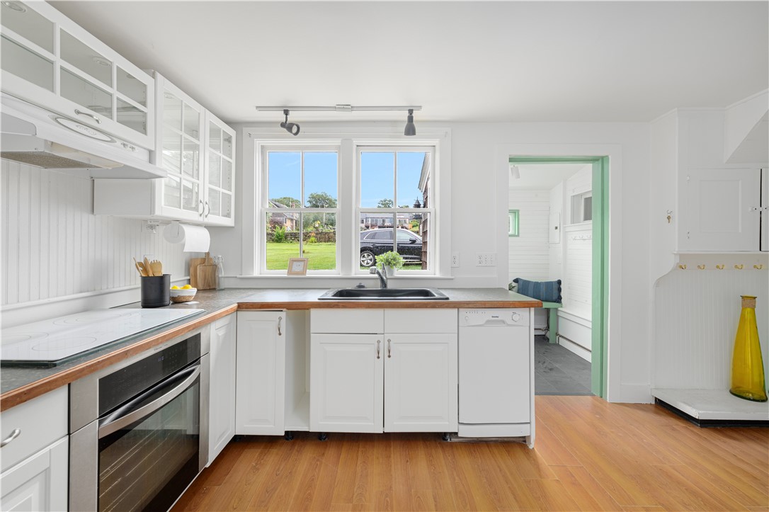 North Kingstown, Rhode Island, 02874, United States, 3 Bedrooms Bedrooms, ,2 BathroomsBathrooms,Residential,For Sale,1895355