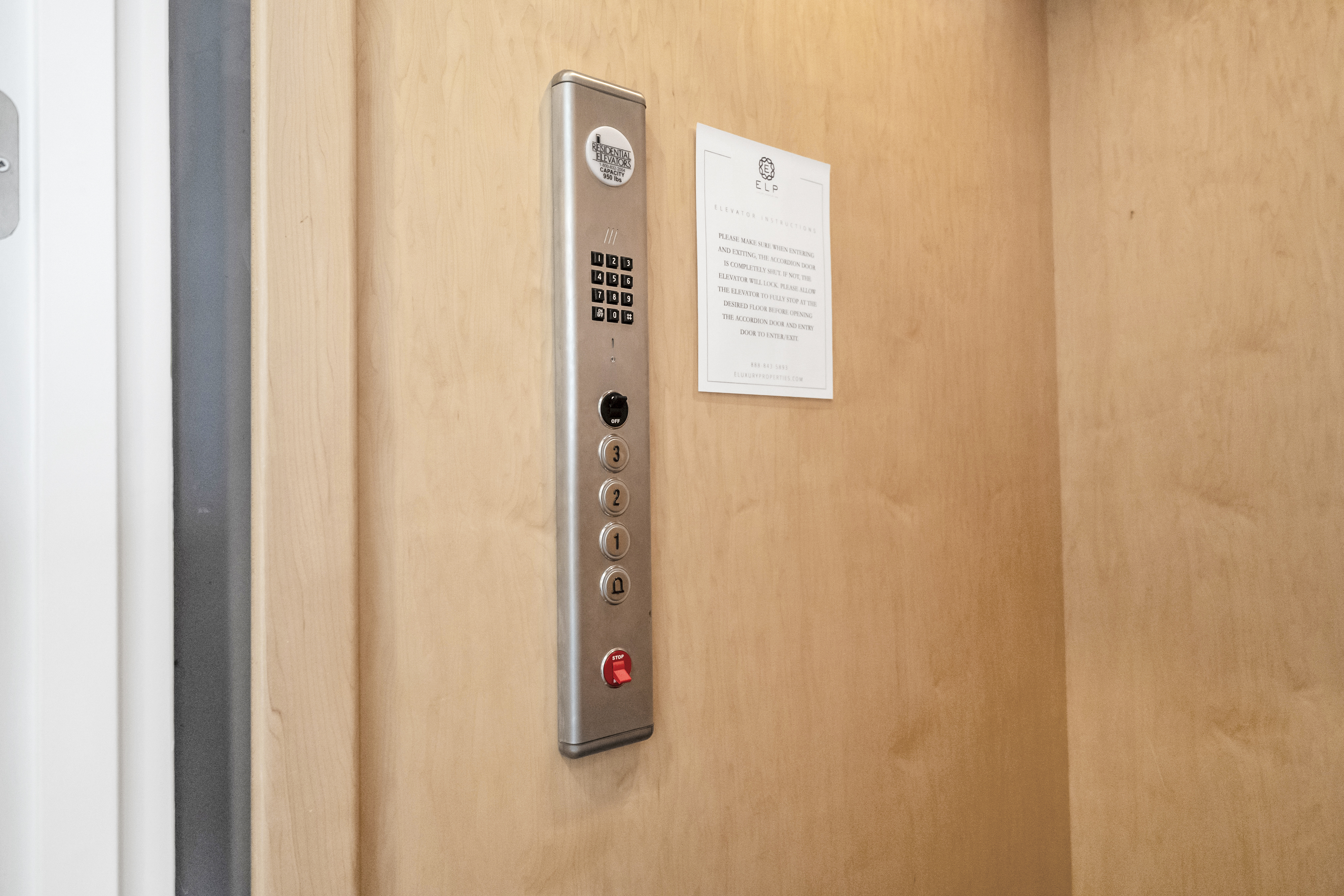  Iconic Grayton Beachfront Retreat with Elevator, Pool & Ample Parking - 物件實景