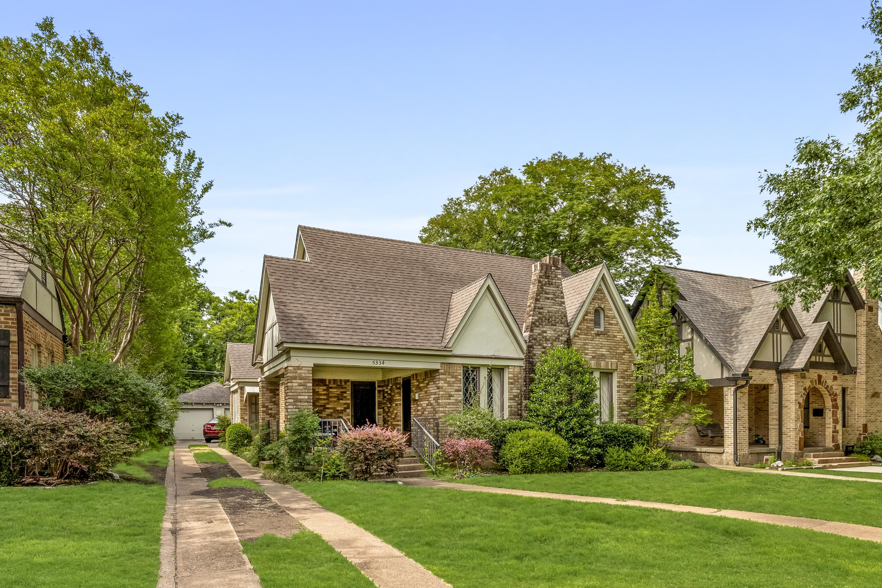  Classic Greenland Hills Tudor Opportunity - 物件實景