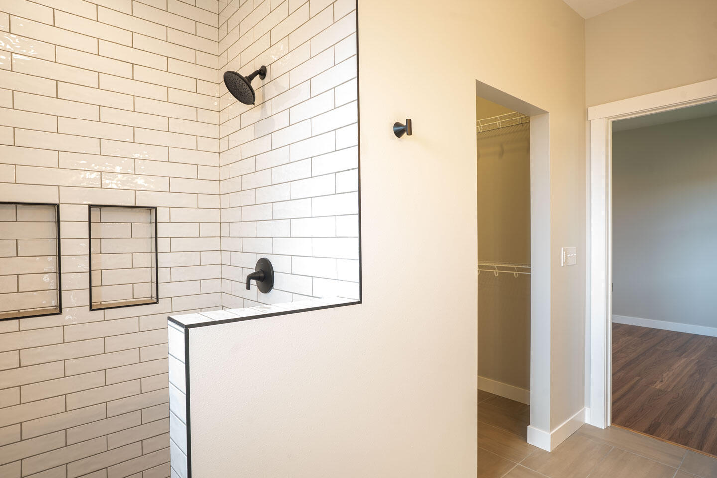 Holmen, Wisconsin, 54636, United States, 5 Bedrooms Bedrooms, ,3 BathroomsBathrooms,Residential,For Sale,1986316