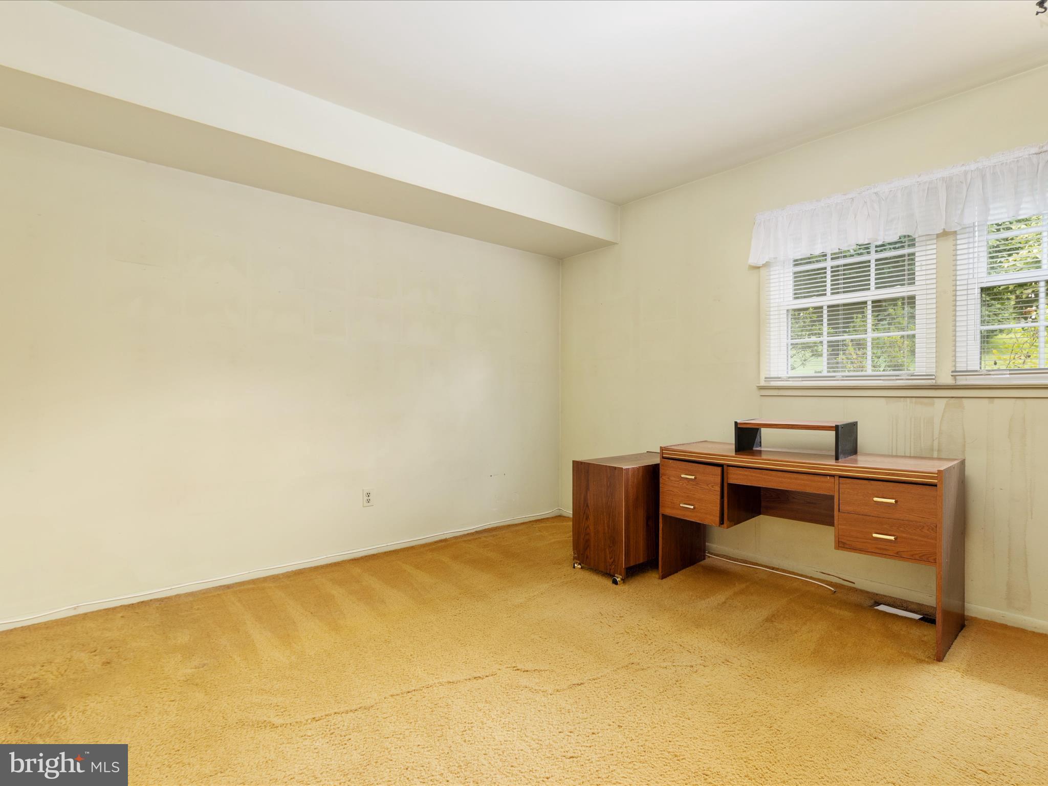 Falls Church, Virginia, 22043, United States, ,Residential,For Sale,1914114