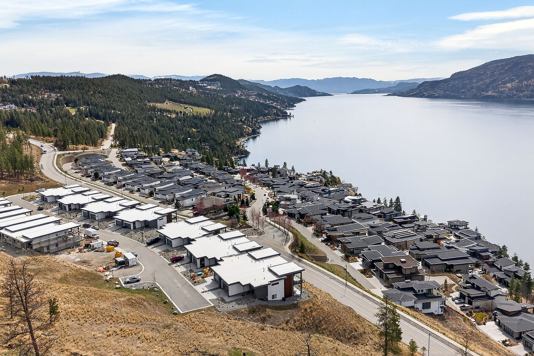  Elevated Lake Country Living - 物件實景