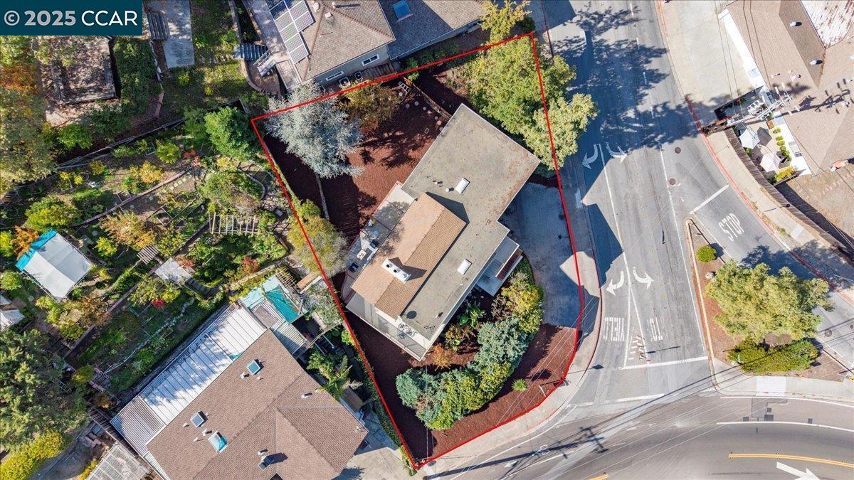 Redwood City, California, 94062, United States, 4 Bedrooms Bedrooms, ,3 BathroomsBathrooms,Residential,For Sale,1989163