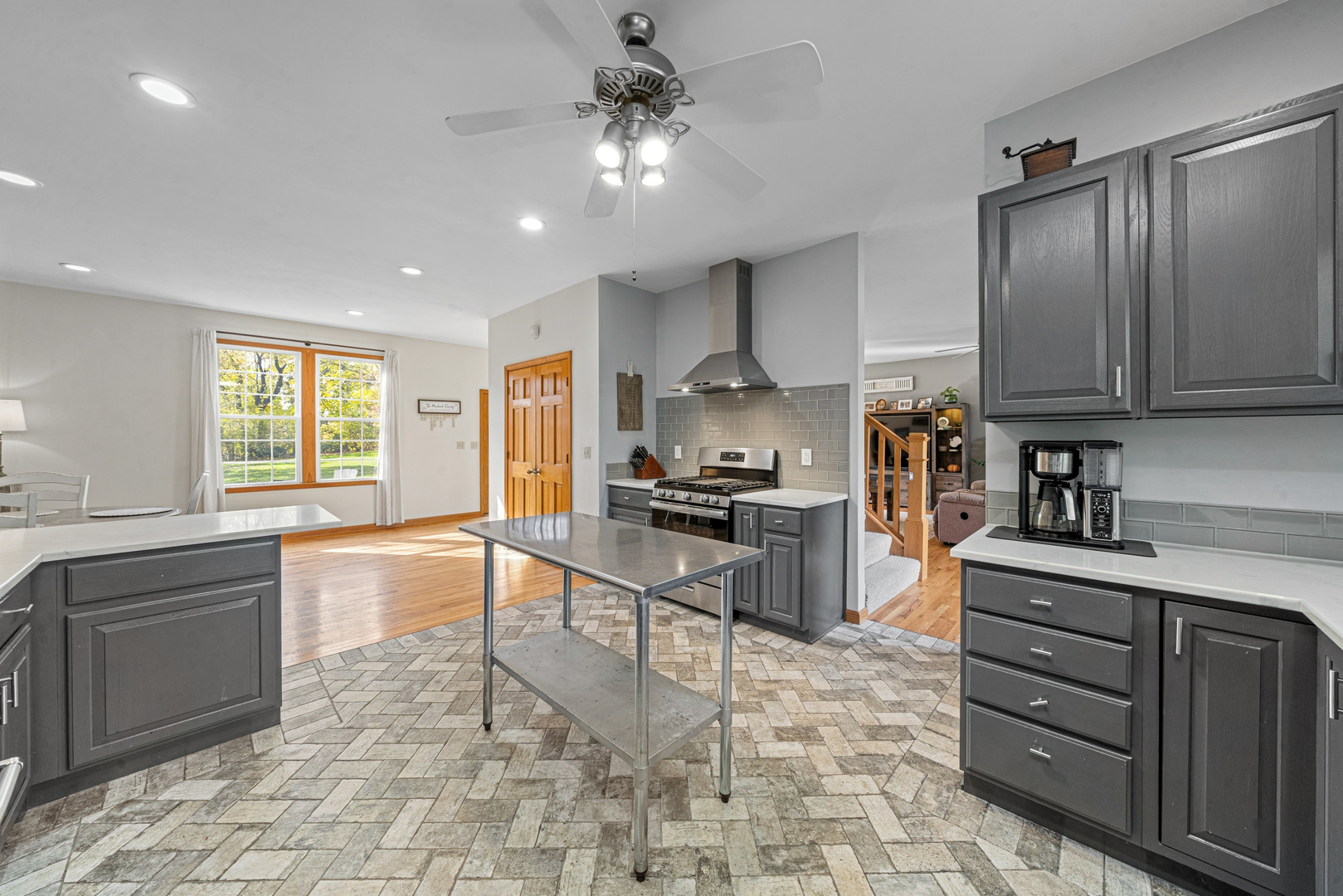 Elburn, Illinois, 60119, United States, 5 Bedrooms Bedrooms, ,3 BathroomsBathrooms,Residential,For Sale,1986331