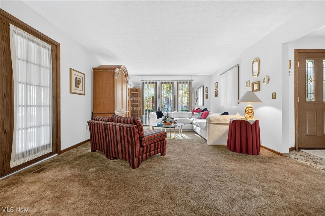 Kent, Ohio, 44240, United States, 3 Bedrooms Bedrooms, ,3 BathroomsBathrooms,Residential,For Sale,1973224