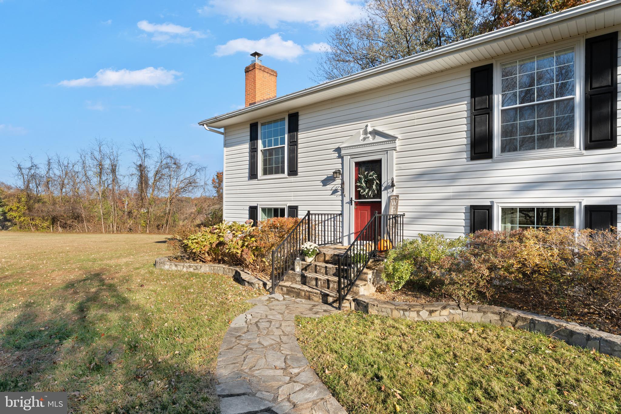 Warrenton, Virginia, 20187, United States, 3 Bedrooms Bedrooms, ,2 BathroomsBathrooms,Residential,For Sale,1987045