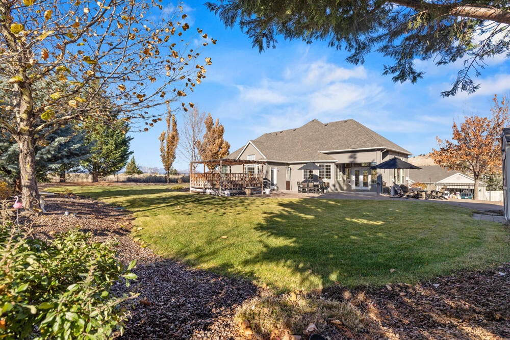 Klamath Falls, Oregon, 97601, United States, 3 Bedrooms Bedrooms, ,3 BathroomsBathrooms,Residential,For Sale,1848515