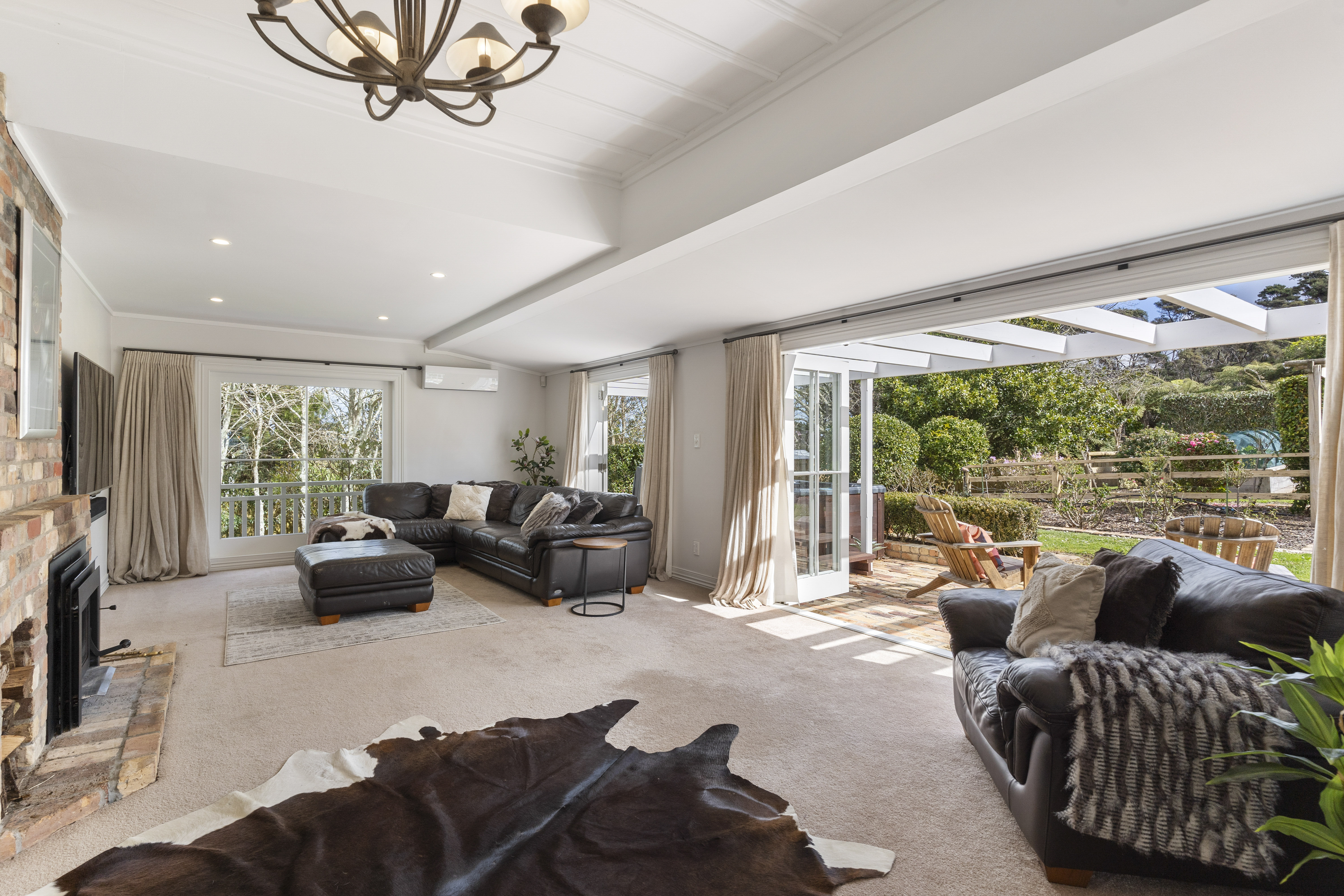  136 Attwood Road, Paremoremo - 物件實景