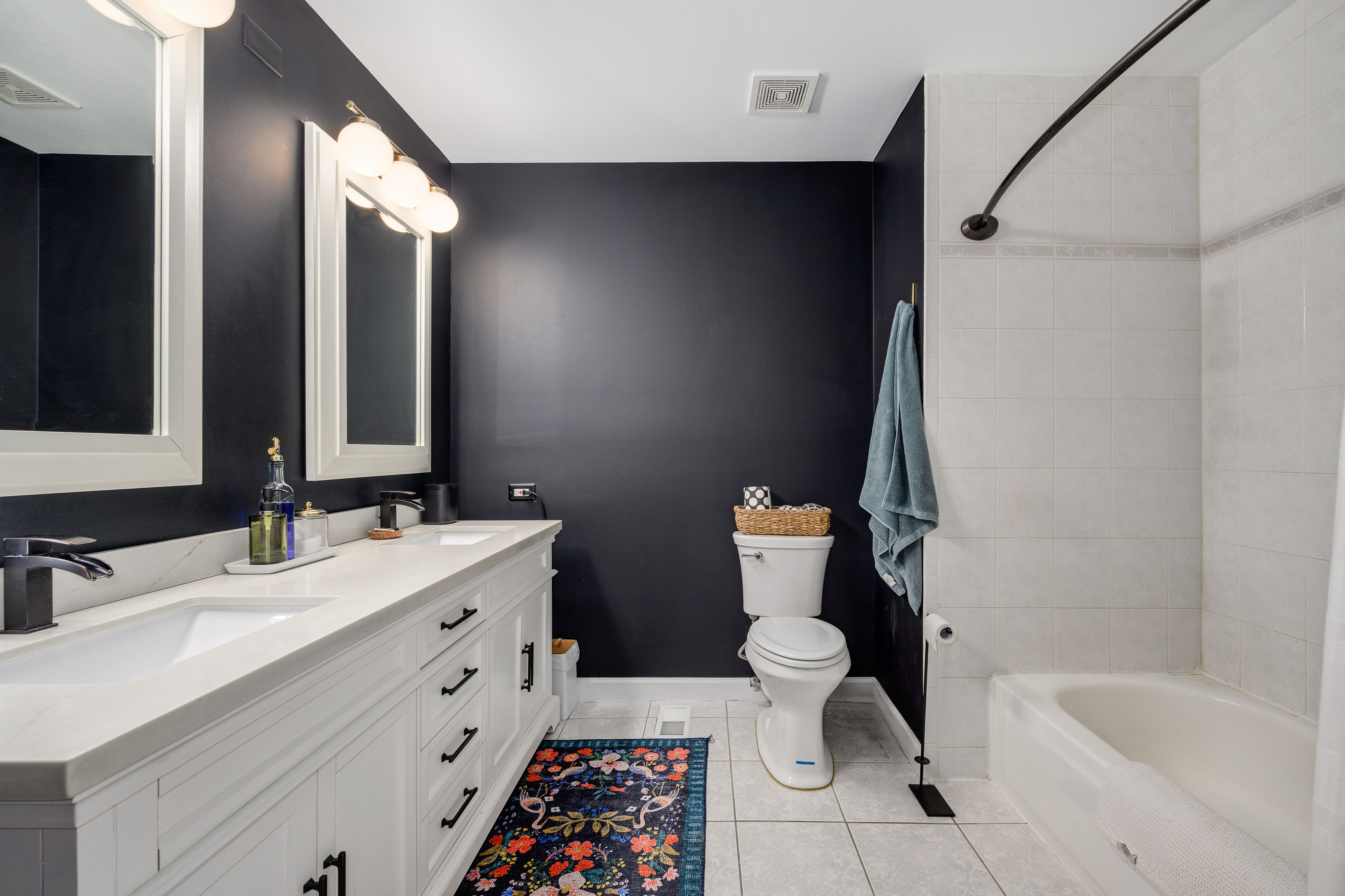  Incredible Opportunity in Canaryville Bridgeport - 物件實景