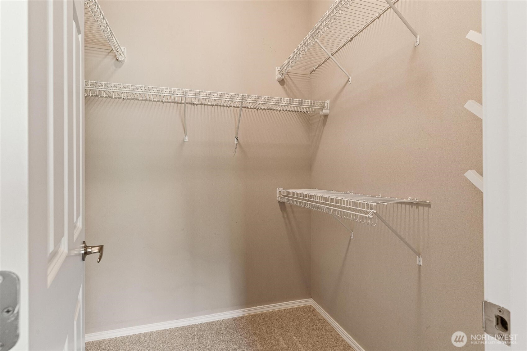 Kenmore, Washington, 98028, United States, 3 Bedrooms Bedrooms, ,2 BathroomsBathrooms,Residential,For Sale,1974587