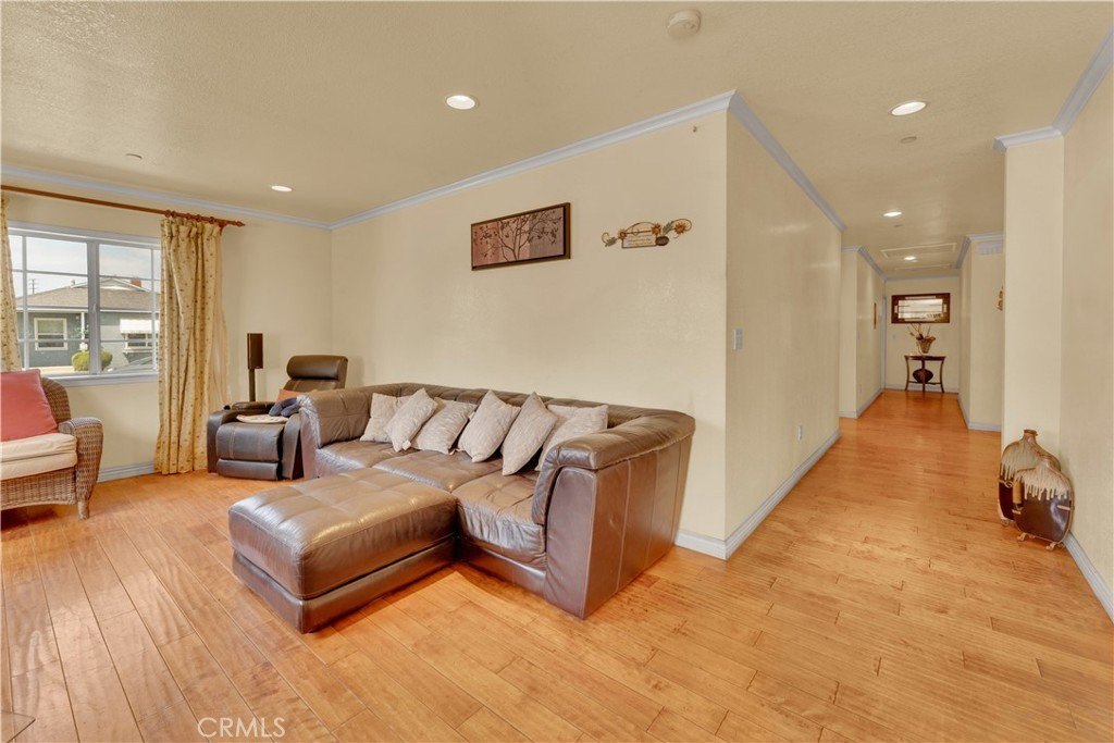 Downey, California, 90242, United States, 3 Bedrooms Bedrooms, ,2 BathroomsBathrooms,Residential,For Sale,1938023