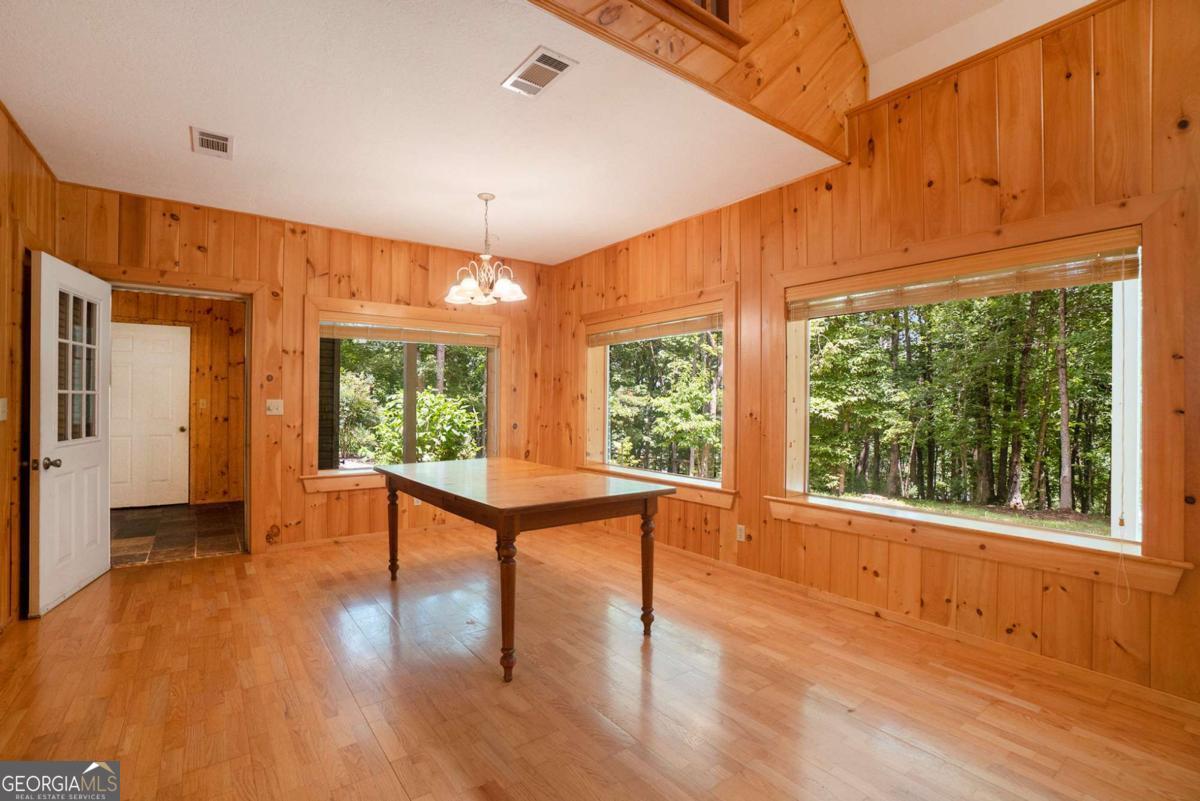 Blairsville, Georgia, 30512, United States, 4 Bedrooms Bedrooms, ,3 BathroomsBathrooms,Residential,For Sale,1859047