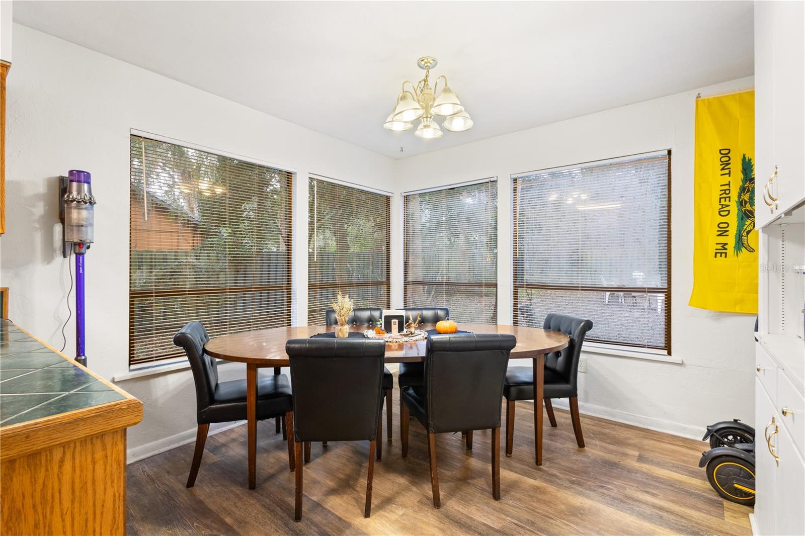 Gainsville, Florida, 32607, United States, 5 Bedrooms Bedrooms, ,4 BathroomsBathrooms,Residential,For Sale,2014852