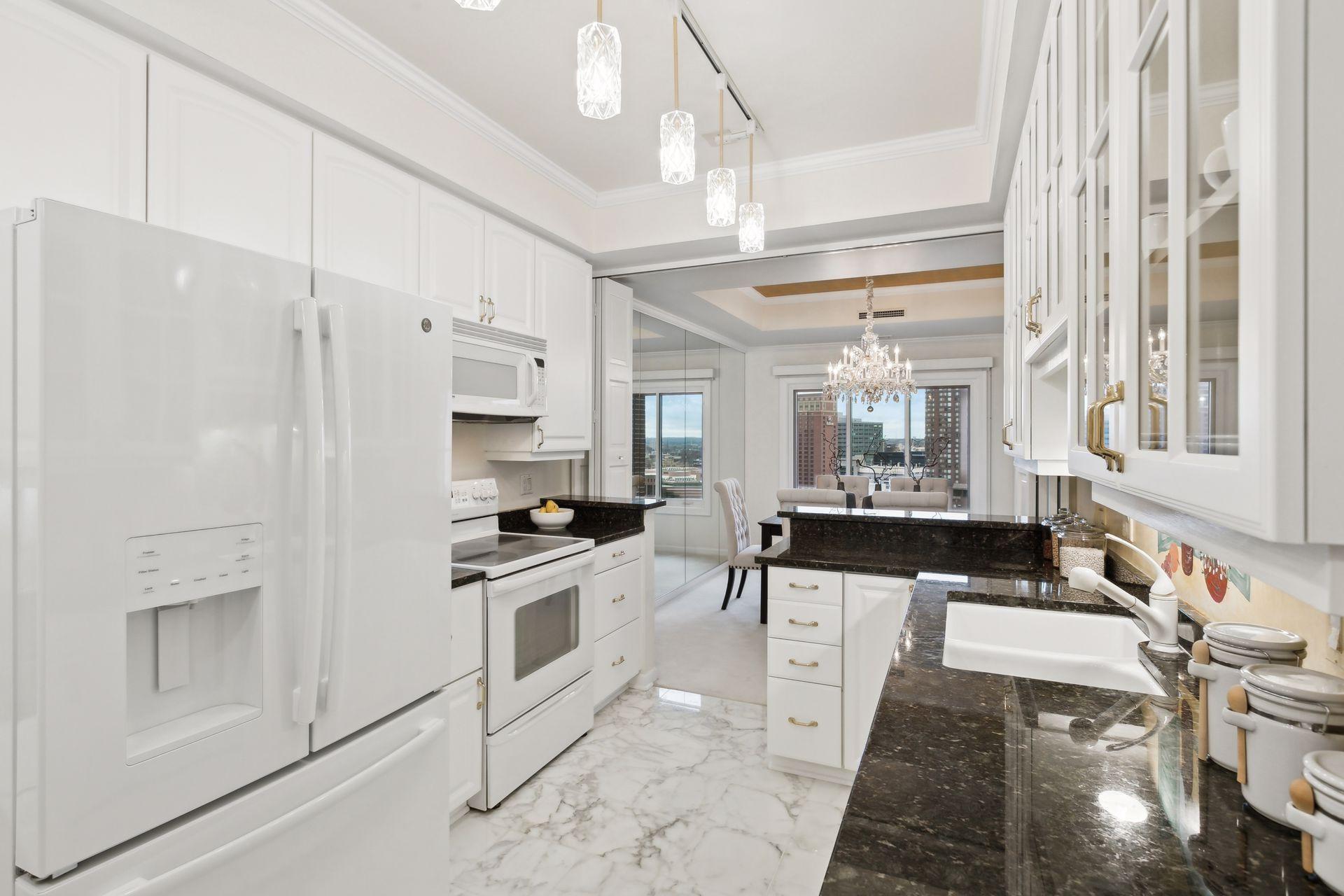 Minneapolis, Minnesota, 55403, United States, 2 Bedrooms Bedrooms, ,1 BathroomBathrooms,Residential,For Sale,1829145