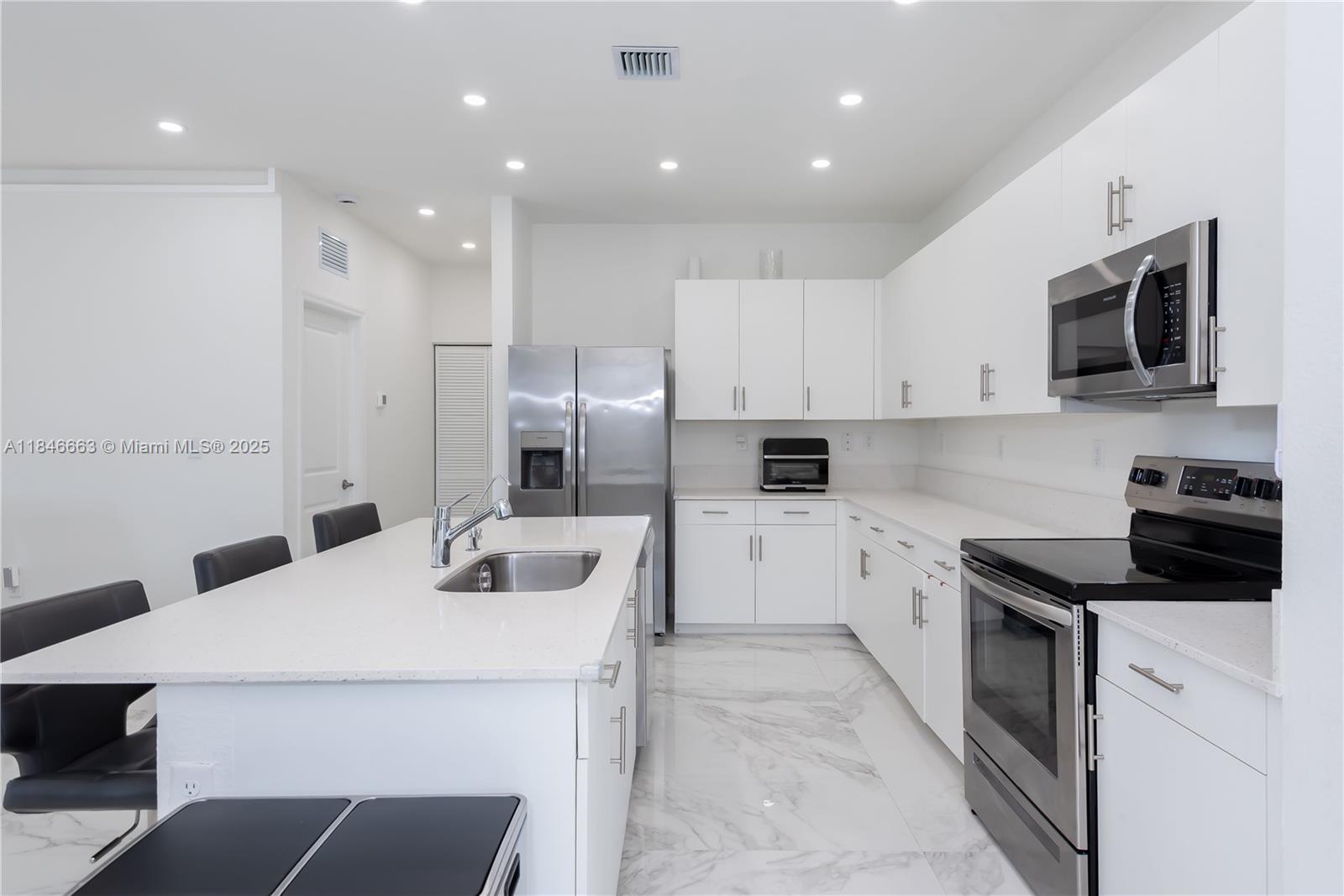 Homestead, Florida, 33032, United States, 5 Bedrooms Bedrooms, ,3 BathroomsBathrooms,Residential,For Sale,1900926