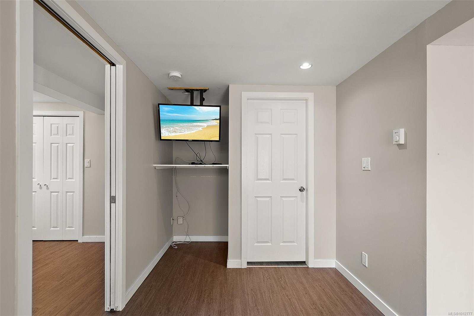 VIEW ROYAL, British Columbia, V9B 6N7, CA, 5 Bedrooms Bedrooms, ,Residential,For Sale,1951218
