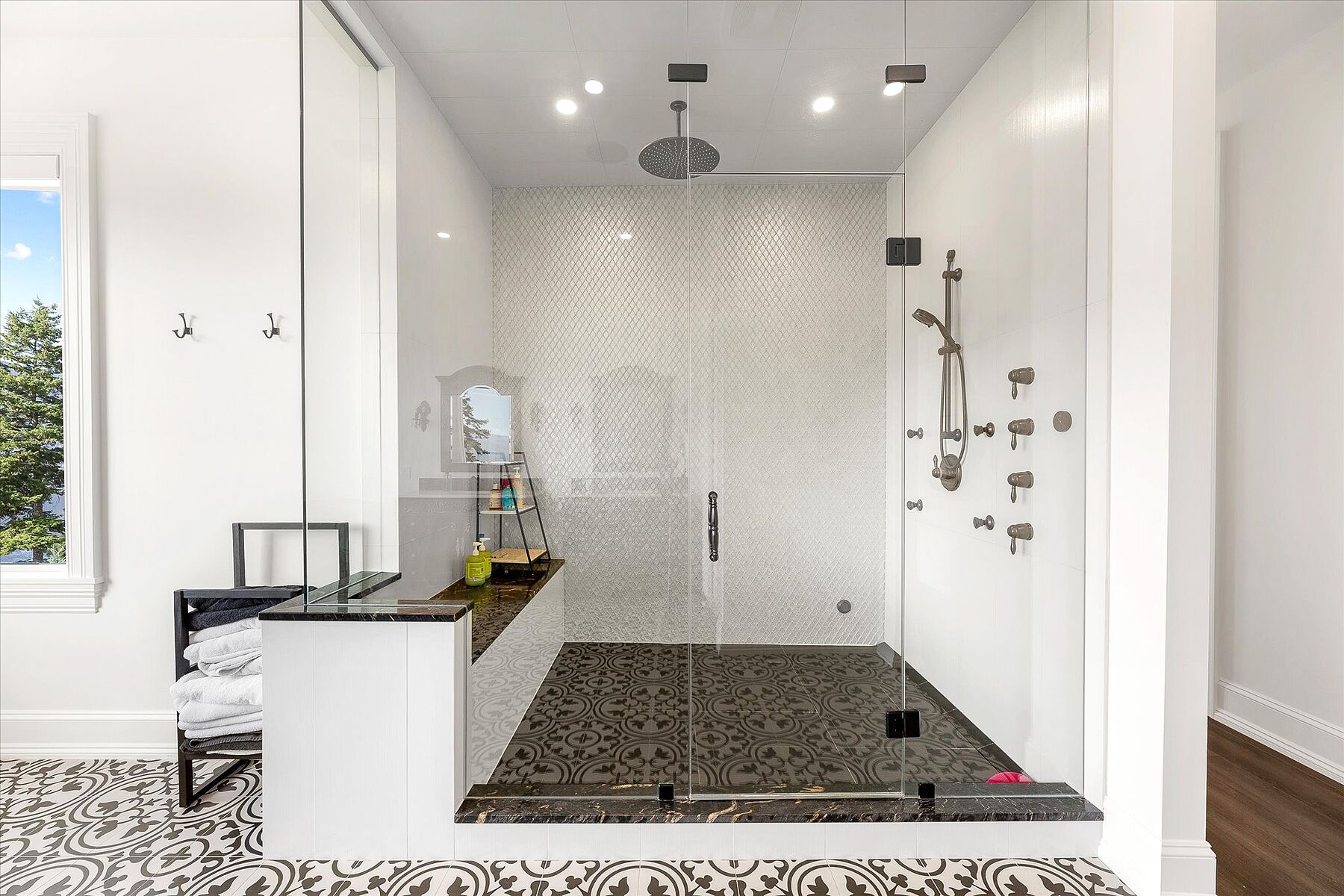  Gated Lake View Estate - 物件實景