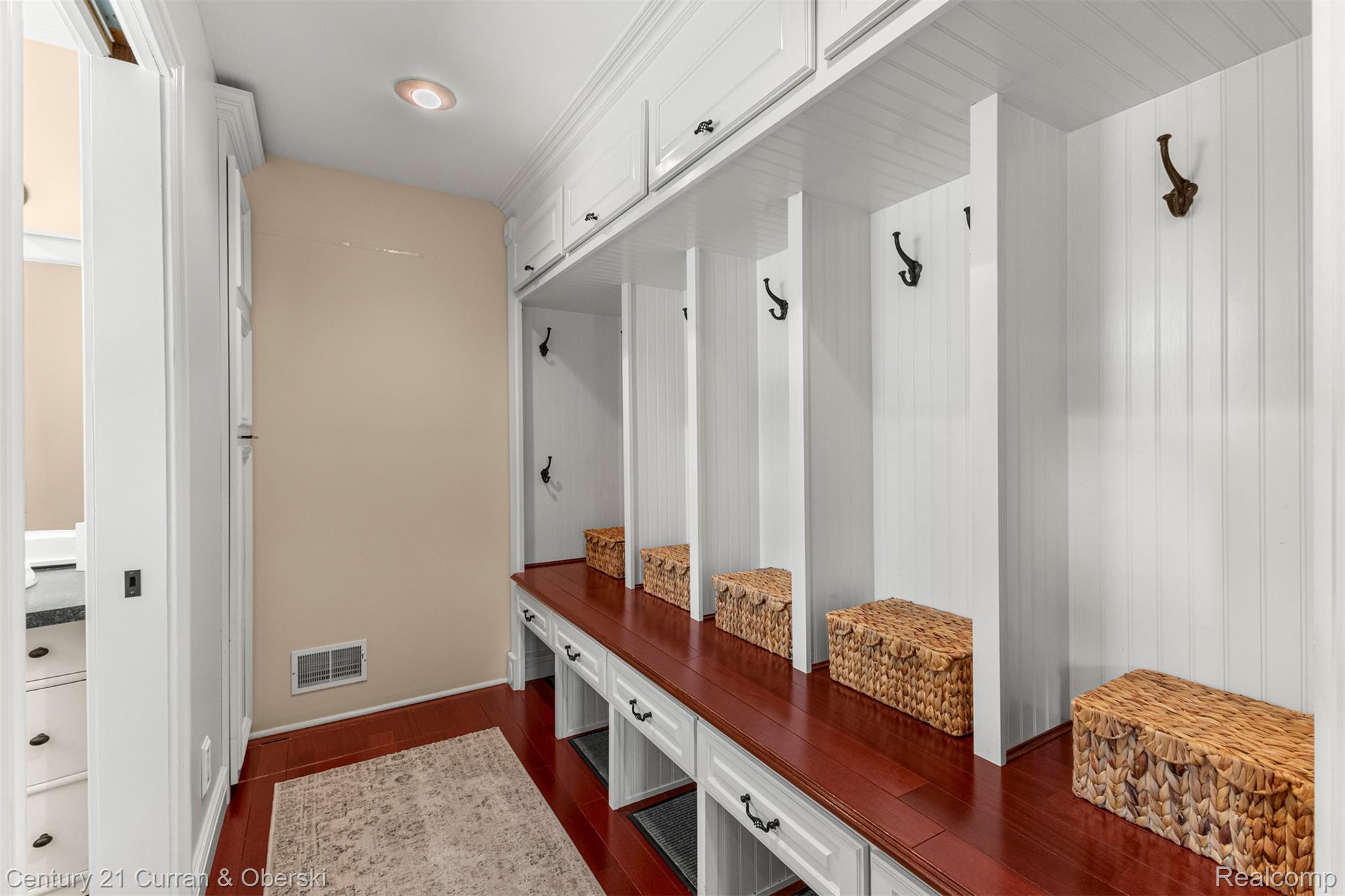 Allen Park, Michigan, 48101, United States, 4 Bedrooms Bedrooms, ,4 BathroomsBathrooms,Residential,For Sale,1982178